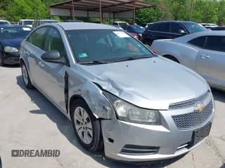 ✅ 2012 Chevrolet Cruze LS • VIN: 1G1PC5SH3C7124936 • Лот: 42054210. Опубликован ранее на IAAI с пробегом 122 669 миль. Бесплатный доступ к архиву аукционных продаж из США и подробный отчёт об истории автомобиля на DreamBid. Изображение 1.