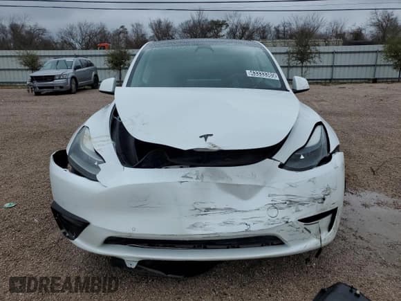 ✅ 2022 Tesla Model Y Long Range • VIN: 7SAYGAEE8NF520080 • Lot: 43333385. Wystawiony na Copart z przebiegiem 59 816 mil. Bezpłatny archiwum sprzedaży aukcyjnych z USA i szczegółowy raport historii pojazdu na DreamBid. Zdjęcie 5.