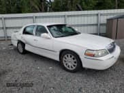 ✅ 2011 Lincoln Town Car Signature Limited • VIN: 2LNBL8CV4BX757294 • Lot: 69808014. Listed on Copart with 159,069 mi. Free auction sales archive from the USA and detailed vehicle history report at DreamBid. Image 4.