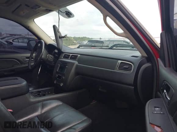 2007 Chevrolet Silverado 1500 1LT with VIN 2GCEK13M371554233, listed as a IAAI auction lot 42463668 with 249,708 mi miles and . Bid and sale history available at DreamBid. Image 5.