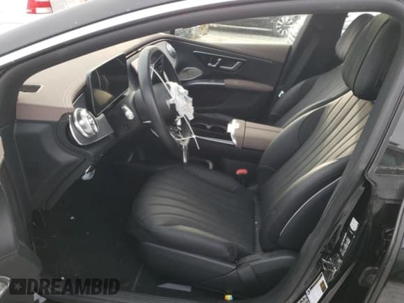 ✅ 2023 Mercedes-Benz EQS 450 • VIN: W1KCG2EB7PA023543 • Лот: 82718293. Опубликован ранее на Copart с пробегом Не указан. Бесплатный доступ к архиву аукционных продаж из США и подробный отчёт об истории автомобиля на DreamBid. Изображение 7.