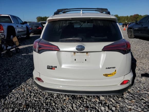 ✅ 2018 Toyota RAV4 Limited • VIN: 2T3YFREV7JW461283 • Lot: 87471955. Wystawiony na Copart z przebiegiem 137 572 mil. Bezpłatny archiwum sprzedaży aukcyjnych z USA i szczegółowy raport historii pojazdu na DreamBid. Zdjęcie 6.