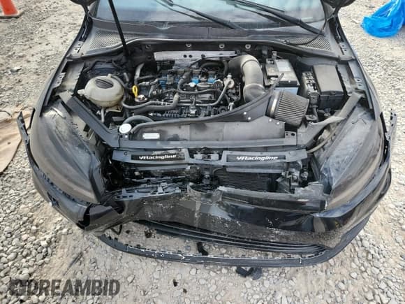 ✅ 2015 Volkswagen Golf R • VIN: WVWLF7AUXFW222878 • Lot: 81098525. Wystawiony na Copart z przebiegiem 72 205 mil. Bezpłatny archiwum sprzedaży aukcyjnych z USA i szczegółowy raport historii pojazdu na DreamBid. Zdjęcie 11.