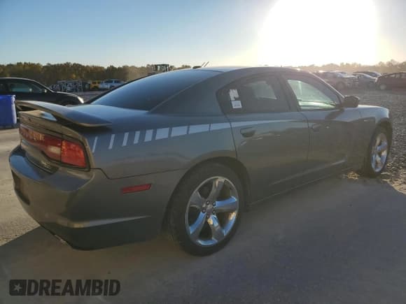 ✅ 2012 Dodge Charger SXT • VIN: 2C3CDXHG1CH225298 • Лот: 91042415. Опубликован ранее на Copart с пробегом 278 983 миль. Бесплатный доступ к архиву аукционных продаж из США и подробный отчёт об истории автомобиля на DreamBid. Изображение 3.