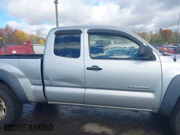 ✅ 2005 Toyota Tacoma • VIN: 5TEUX42N25Z144475 • Лот: 43579563. Опубликован ранее на IAAI с пробегом 333 701 миль. Бесплатный доступ к архиву аукционных продаж из США и подробный отчёт об истории автомобиля на DreamBid. Изображение 14.