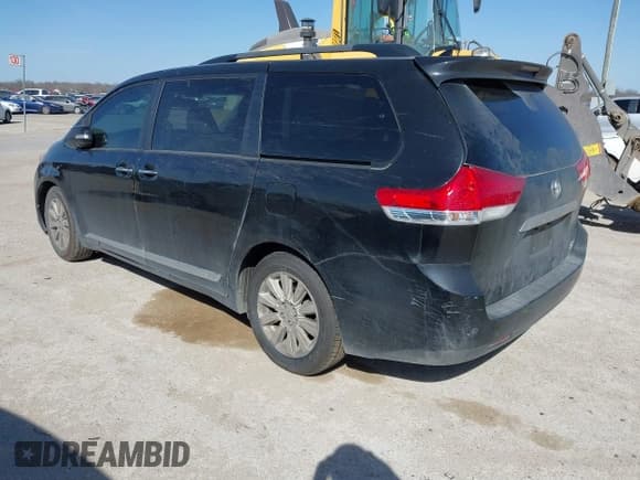 ✅ 2013 Toyota Sienna XLE • VIN: 5TDDK3DC8DS051928 • Лот: 41857402. Опубликован ранее на IAAI с пробегом 175 839 миль. Бесплатный доступ к архиву аукционных продаж из США и подробный отчёт об истории автомобиля на DreamBid. Изображение 3.