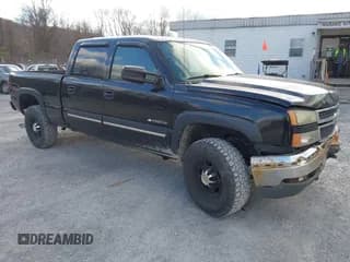 ✅ 2005 Chevrolet Silverado 2500HD LS • VIN: 1GCHK23U35F826160 • Lot: 41752747. Wystawiony na IAAI z przebiegiem 204 627 mil. Bezpłatny archiwum sprzedaży aukcyjnych z USA i szczegółowy raport historii pojazdu na DreamBid. Zdjęcie 1.