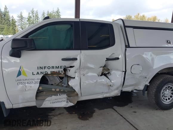 ✅ 2021 Chevrolet Silverado 1500 Work Truck • VIN: 1GCRWAEH1MZ413332 • Lot: 43560933. Wystawiony na IAAI z przebiegiem 87 998 mil. Bezpłatny archiwum sprzedaży aukcyjnych z USA i szczegółowy raport historii pojazdu na DreamBid. Zdjęcie 6.