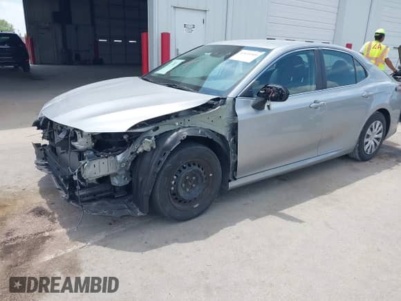 2021 Toyota Camry Hybrid LE z VIN 4T1C31AK2MU022229, wystawiony jako IAAI lot #42633309 z przebiegiem 37 463 mil mil oraz . Historia ofert i sprzedaży dostępna na DreamBid. Obrazek 2.