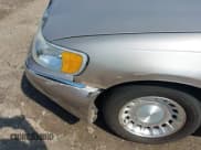 ✅ 2002 Lincoln Town Car Executive • VIN: 1LNHM81W12Y620302 • Лот: 41952738. Опубликован ранее на IAAI с пробегом 83 062 миль. Бесплатный доступ к архиву аукционных продаж из США и подробный отчёт об истории автомобиля на DreamBid. Изображение 6.