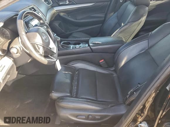 ✅ 2017 Nissan Maxima S • VIN: 1N4AA6APXHC384675 • Lot: 96289695. Listed on Copart with 84,152 mi. Free auction sales archive from the USA and detailed vehicle history report at DreamBid. Image 7.