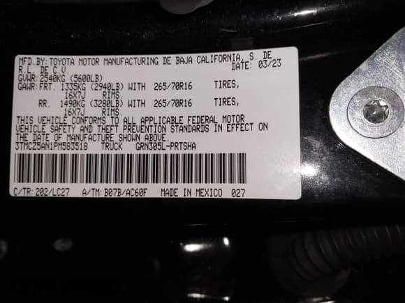 ✅ 2023 Toyota Tacoma SR • VIN: 3TMCZ5AN1PM583518 • Lot: 41842903. Listed on IAAI with 24,204 mi. Free auction sales archive from the USA and detailed vehicle history report at DreamBid. Image 9.