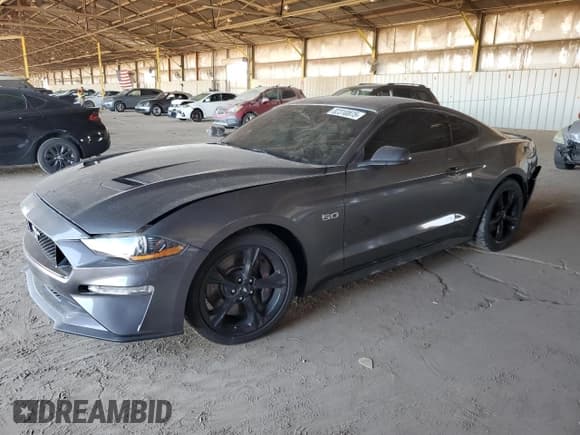 ✅ 2020 Ford Mustang GT • VIN: 1FA6P8CF9L5133583 • Lot: 82310875. Wystawiony na Copart z przebiegiem 62 514 mil. Bezpłatny archiwum sprzedaży aukcyjnych z USA i szczegółowy raport historii pojazdu na DreamBid. Zdjęcie 1.