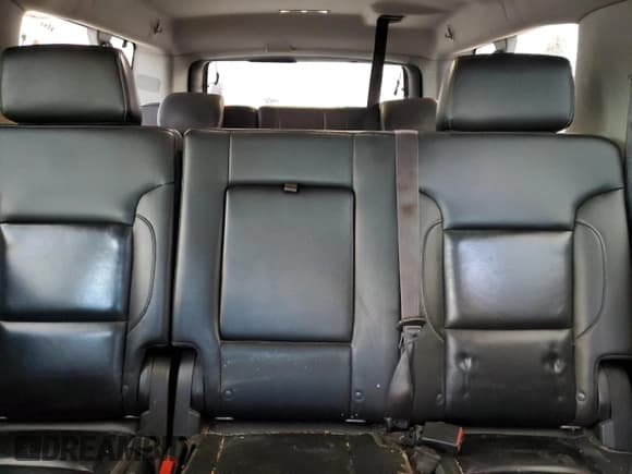 ✅ 2015 Chevrolet Suburban LT • VIN: 1GNSKJKC2FR147965 • Lot: 90535785. Wystawiony na Copart z przebiegiem 148 802 mil. Bezpłatny archiwum sprzedaży aukcyjnych z USA i szczegółowy raport historii pojazdu na DreamBid. Zdjęcie 10.