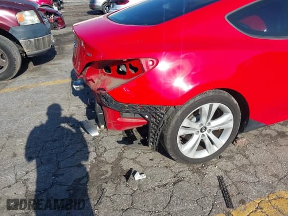 ✅ 2012 Hyundai Genesis Coupe 2.0T • VIN: KMHHT6KD1CU073853 • Lot: 42238495. Wystawiony na IAAI z przebiegiem 133 009 mil. Bezpłatny archiwum sprzedaży aukcyjnych z USA i szczegółowy raport historii pojazdu na DreamBid. Zdjęcie 14.