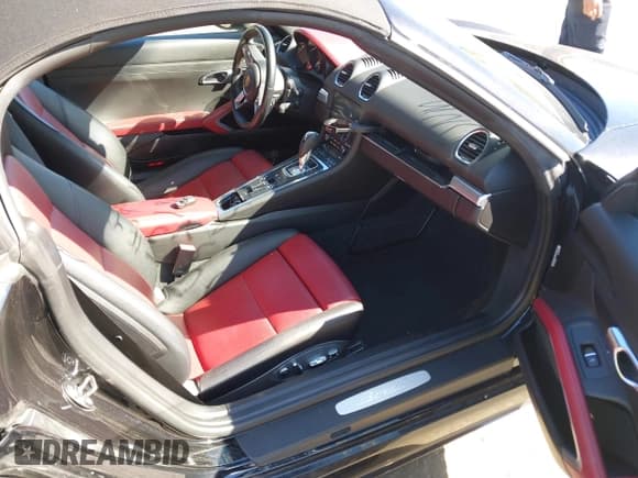 ✅ 2017 Porsche 718 Boxster • VIN: WP0CA2A87HS221816 • Lot: 43619804. Wystawiony na IAAI z przebiegiem 30 317 mil. Bezpłatny archiwum sprzedaży aukcyjnych z USA i szczegółowy raport historii pojazdu na DreamBid. Zdjęcie 5.