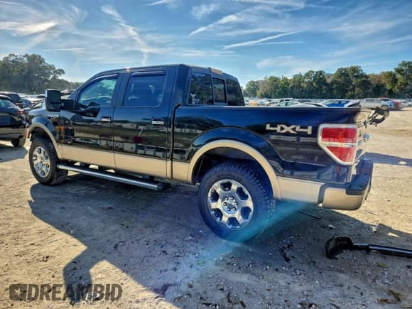 ✅ 2011 Ford F-150 Lariat • VIN: 1FTFW1EF9BFC37775 • Lot: 93996485. Wystawiony na Copart z przebiegiem 273 797 mil. Bezpłatny archiwum sprzedaży aukcyjnych z USA i szczegółowy raport historii pojazdu na DreamBid. Zdjęcie 2.