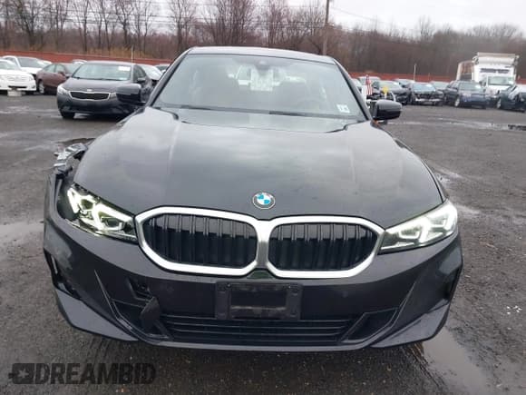 ✅ 2023 BMW 3 Series 330i xDrive • VIN: 3MW89FF0XP8D14920 • Lot: 41812599. Listed on IAAI with 15,897 mi. Free auction sales archive from the USA and detailed vehicle history report at DreamBid. Image 12.