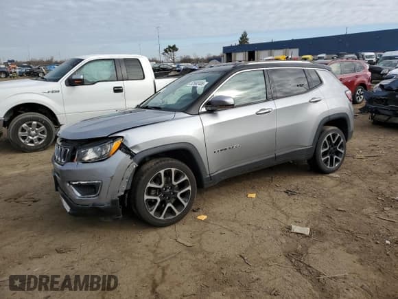 ✅ 2018 Jeep Compass Limited • VIN: 3C4NJDCB4JT200410 • Лот: 52582405. Опубликован ранее на Copart с пробегом 92 182 миль. Бесплатный доступ к архиву аукционных продаж из США и подробный отчёт об истории автомобиля на DreamBid. Изображение 1.