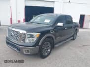✅ 2017 Nissan Titan SL • VIN: 1N6AA1E67HN508448 • Lot: 42771999. Wystawiony na IAAI z przebiegiem 161 232 mil. Bezpłatny archiwum sprzedaży aukcyjnych z USA i szczegółowy raport historii pojazdu na DreamBid. Zdjęcie 2.