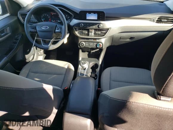 ✅ 2022 Ford Escape S • VIN: 1FMCU0F63NUA05699 • Lot: 86219075. Wystawiony na Copart z przebiegiem 64 618 mil. Bezpłatny archiwum sprzedaży aukcyjnych z USA i szczegółowy raport historii pojazdu na DreamBid. Zdjęcie 8.