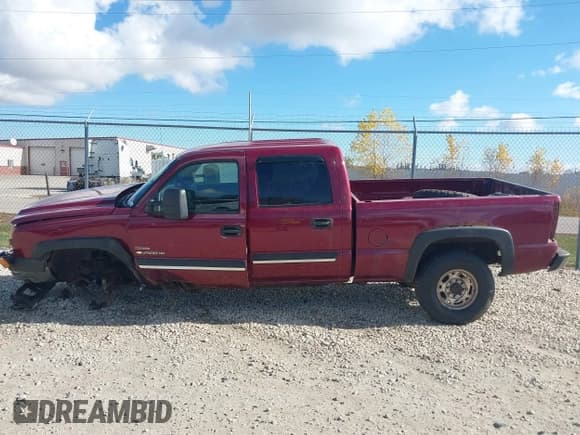✅ 2006 Chevrolet Silverado 2500HD LT1 • VIN: 1GCHK23266F105220 • Лот: 43569919. Опубликован ранее на IAAI с пробегом Не указан. Бесплатный доступ к архиву аукционных продаж из США и подробный отчёт об истории автомобиля на DreamBid. Изображение 14.