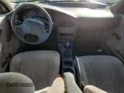 ✅ 2001 Saturn SL • VIN: 1G8ZJ52791Z240943 • Lot: 92413055. Wystawiony na Copart z przebiegiem 97 810 mil. Bezpłatny archiwum sprzedaży aukcyjnych z USA i szczegółowy raport historii pojazdu na DreamBid. Zdjęcie 8.