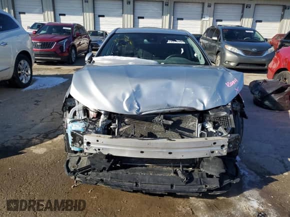 2022 Toyota Camry XLE with VIN 4T1F11AK0NU031516, listed as a Copart auction lot 88555025 with 51,712 mi miles and Salvage title. Bid and sale history available at DreamBid. Image 5.