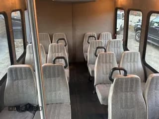 ✅ 2012 Ford Econoline Commercial • VIN: 1FDEE3FL1CDB21798 • Lot: 79741024. Wystawiony na Copart z przebiegiem 148 238 mil. Bezpłatny archiwum sprzedaży aukcyjnych z USA i szczegółowy raport historii pojazdu na DreamBid. Zdjęcie 6.