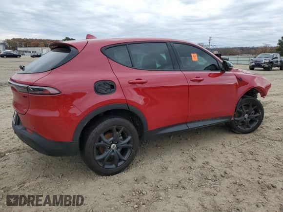 2023 Dodge Hornet GT z VIN ZACNDFAN8P3A03991, wystawiony jako Copart lot #84492044 z przebiegiem Nie podano mil oraz Szkoda całkowita • Salvage title. Historia ofert i sprzedaży dostępna na DreamBid. Obrazek 3.