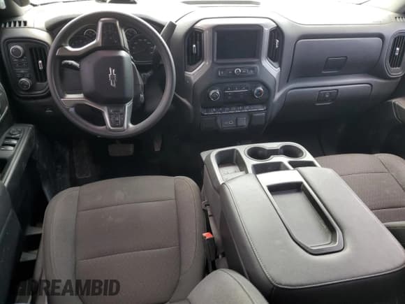 ✅ 2022 Chevrolet Silverado 1500 Custom Trail Boss • VIN: 3GCPYCELXNG194289 • Lot: 57876245. Wystawiony na Copart z przebiegiem 91 290 mil. Bezpłatny archiwum sprzedaży aukcyjnych z USA i szczegółowy raport historii pojazdu na DreamBid. Zdjęcie 8.