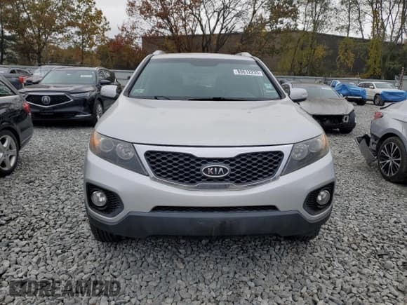 ✅ 2011 Kia Sorento LX • VIN: 5XYKT4A1XBG064025 • Лот: 89612235. Опубликован ранее на Copart с пробегом 185 336 миль. Бесплатный доступ к архиву аукционных продаж из США и подробный отчёт об истории автомобиля на DreamBid. Изображение 5.