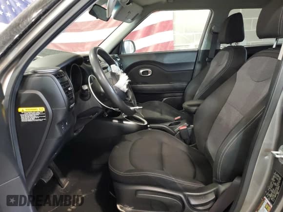✅ 2019 Kia Soul + • VIN: KNDJP3A52K7632875 • Lot: 37057094. Wystawiony na Copart z przebiegiem 90 338 mil. Bezpłatny archiwum sprzedaży aukcyjnych z USA i szczegółowy raport historii pojazdu na DreamBid. Zdjęcie 7.