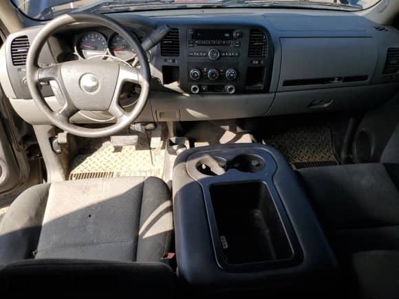 2009 Chevrolet Silverado 1500 LS z VIN 3GCEK13C59G241234, wystawiony jako Copart lot #54957125 z przebiegiem 176 659 mil mil oraz Czysty tytuł • Clean title. Historia ofert i sprzedaży dostępna na DreamBid. Obrazek 8.