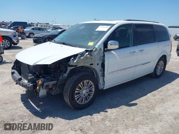 ✅ 2016 Chrysler Town & Country Touring L Anniversary Edition • VIN: 2C4RC1CG4GR174960 • Lot: 42306268. Wystawiony na IAAI z przebiegiem 154 385 mil. Bezpłatny archiwum sprzedaży aukcyjnych z USA i szczegółowy raport historii pojazdu na DreamBid. Zdjęcie 2.