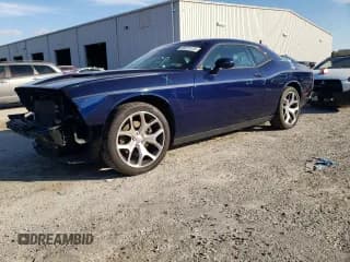 ✅ 2015 Dodge Challenger SXT Plus • VIN: 2C3CDZBG9FH717618 • Lot: 90571175. Wystawiony na Copart z przebiegiem 55 663 mil. Bezpłatny archiwum sprzedaży aukcyjnych z USA i szczegółowy raport historii pojazdu na DreamBid. Zdjęcie 1.