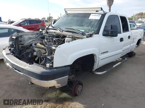 ✅ 2006 Chevrolet Silverado 2500HD LT1 • VIN: 1GCHK23U96F121414 • Lot: 41686044. Listed on IAAI with 165,248 mi. Free auction sales archive from the USA and detailed vehicle history report at DreamBid. Image 22.