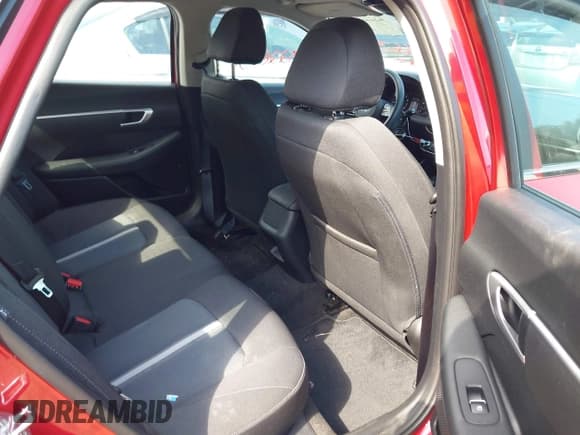 ✅ 2021 Hyundai Sonata SE • VIN: 5NPEG4JA7MH091034 • Lot: 43226631. Listed on IAAI with 47,066 mi. Free auction sales archive from the USA and detailed vehicle history report at DreamBid. Image 8.