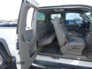 ✅ 2001 Chevrolet Silverado 2500HD LS • VIN: 1GCHK29G11E271582 • Lot: 43714987. Wystawiony na IAAI z przebiegiem 211 836 mil. Bezpłatny archiwum sprzedaży aukcyjnych z USA i szczegółowy raport historii pojazdu na DreamBid. Zdjęcie 8.