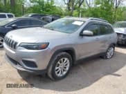 ✅ 2020 Jeep Cherokee Latitude • VIN: 1C4PJMCB8LD520203 • Lot: 42213598. Wystawiony na IAAI z przebiegiem 97 842 mil. Bezpłatny archiwum sprzedaży aukcyjnych z USA i szczegółowy raport historii pojazdu na DreamBid. Zdjęcie 2.