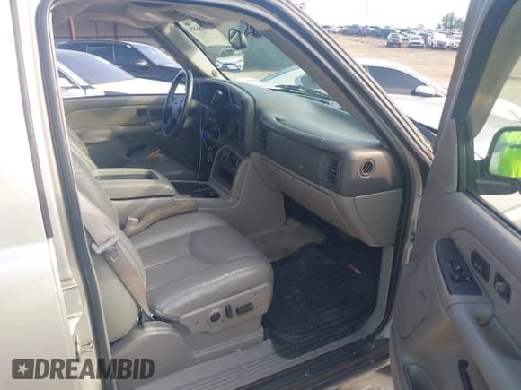 ✅ 2004 GMC Yukon SLT • VIN: 1GKEC13Z84R267227 • Lot: 42968688. Listed on IAAI with 187,916 mi. Free auction sales archive from the USA and detailed vehicle history report at DreamBid. Image 5.