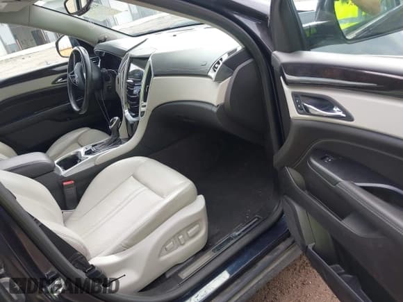 ✅ 2016 Cadillac SRX Performance Collection • VIN: 3GYFNCE38GS577159 • Lot: 43304688. Listed on IAAI with 110,526 mi. Free auction sales archive from the USA and detailed vehicle history report at DreamBid. Image 5.