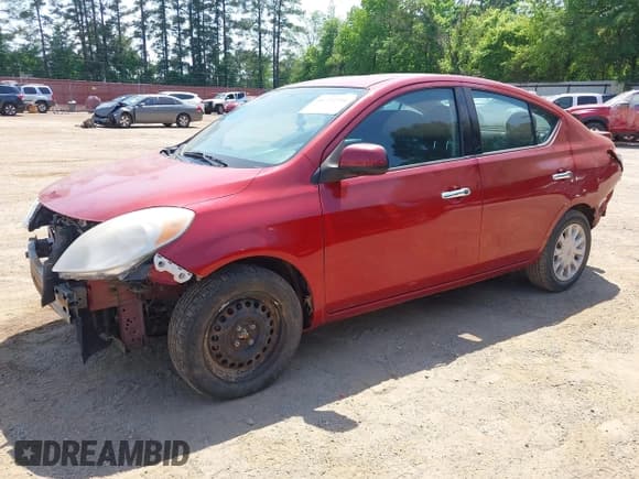 ✅ 2014 Nissan Versa SV • VIN: 3N1CN7AP7EK452887 • Lot: 41711906. Wystawiony na IAAI z przebiegiem 104 898 mil. Bezpłatny archiwum sprzedaży aukcyjnych z USA i szczegółowy raport historii pojazdu na DreamBid. Zdjęcie 2.