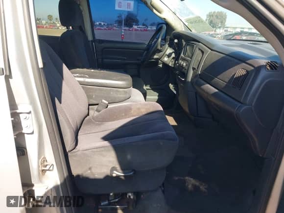 2005 Dodge 3500 SLT z VIN 3D7LS38C15G791333, wystawiony jako IAAI lot #42628158 z przebiegiem 188 963 mil mil oraz . Historia ofert i sprzedaży dostępna na DreamBid. Obrazek 5.