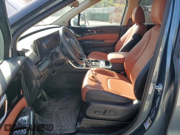 ✅ 2024 Kia Carnival SX Prestige • VIN: KNDNE5H34R6339437 • Lot: 66745695. Wystawiony na Copart z przebiegiem 21 895 mil. Bezpłatny archiwum sprzedaży aukcyjnych z USA i szczegółowy raport historii pojazdu na DreamBid. Zdjęcie 7.