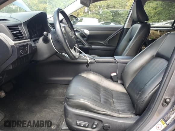 ✅ 2013 Lexus CT 200h • VIN: JTHKD5BH0D2167125 • Lot: 84964635. Wystawiony na Copart z przebiegiem 150 614 mil. Bezpłatny archiwum sprzedaży aukcyjnych z USA i szczegółowy raport historii pojazdu na DreamBid. Zdjęcie 7.