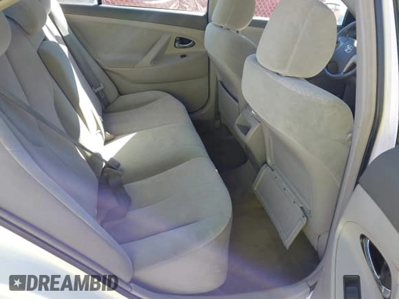 ✅ 2010 Toyota Camry LE • VIN: 4T4BF3EK2AR037372 • Lot: 43567203. Wystawiony na IAAI z przebiegiem 194 691 mil. Bezpłatny archiwum sprzedaży aukcyjnych z USA i szczegółowy raport historii pojazdu na DreamBid. Zdjęcie 8.