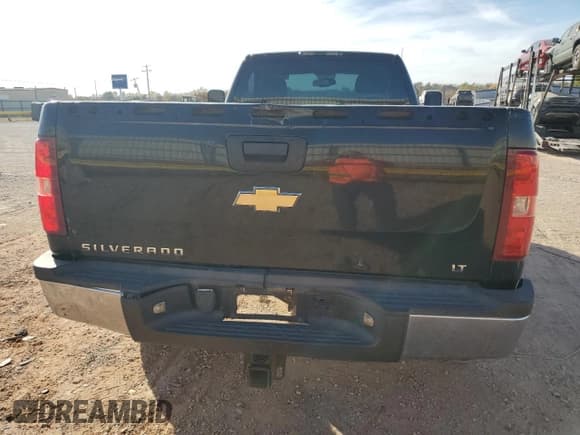 ✅ 2007 Chevrolet Silverado 2500HD Work Truck • VIN: 1GCHC24K27E583766 • Лот: 92220785. Опубликован ранее на Copart с пробегом 134 625 миль. Бесплатный доступ к архиву аукционных продаж из США и подробный отчёт об истории автомобиля на DreamBid. Изображение 6.