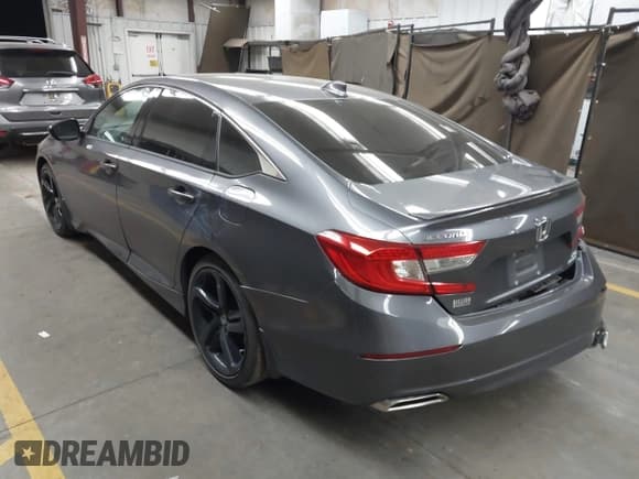 ✅ 2018 Honda Accord Sport • VIN: 1HGCV2F39JA052395 • Лот: 43369199. Опубликован ранее на IAAI с пробегом 84 496 миль. Бесплатный доступ к архиву аукционных продаж из США и подробный отчёт об истории автомобиля на DreamBid. Изображение 3.