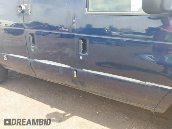 ✅ 2011 Ford Econoline Cargo Commercial • VIN: 1FTNE1EW8BDA58606 • Lot: 42710443. Listed on IAAI with 177,024 mi. Free auction sales archive from the USA and detailed vehicle history report at DreamBid. Image 6.